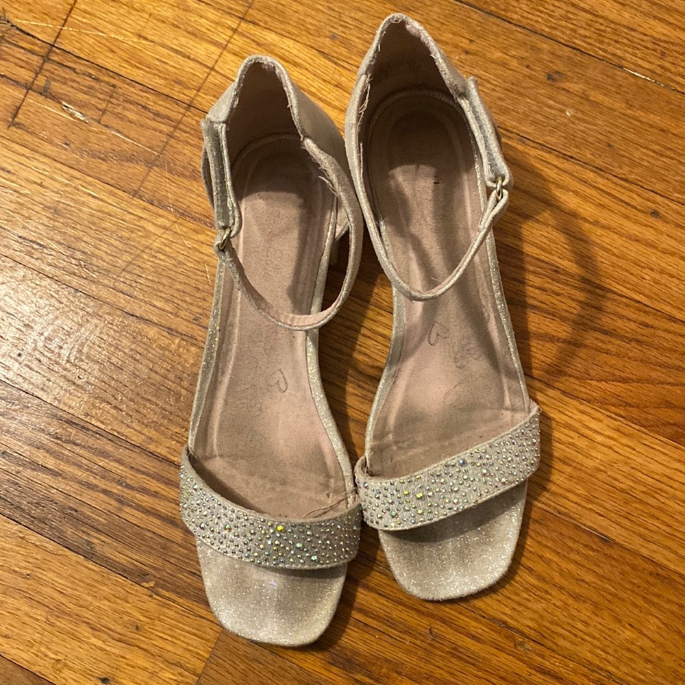 Kids size 5, Iridescent tan sandals with Rhinestone detail